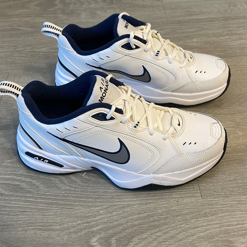 Nike Air Monarch 9.5